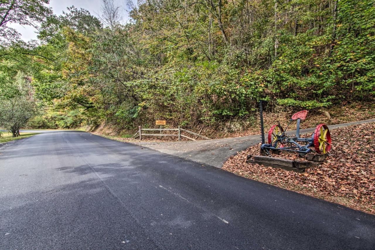 Pigeon Forge Scenic Solitude With Private Hot Tub! Экстерьер фото